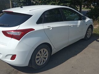 2015 Hyundai i30 II Рестайлинг, белый, 870000 рублей, вид 3