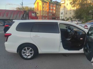 2010 Toyota Corolla Fielder X (E140, E150) Рестайлинг, белый, 890000 рублей, вид 2