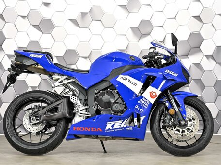 2021 Honda CBR 600RR, белый, 939000 рублей, вид 3