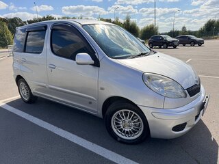 2004 Toyota FunCargo, серый, 645000 рублей, вид 4