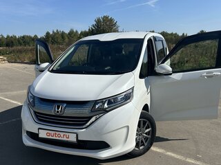 2017 Honda Freed II, белый, 1350000 рублей, вид 2