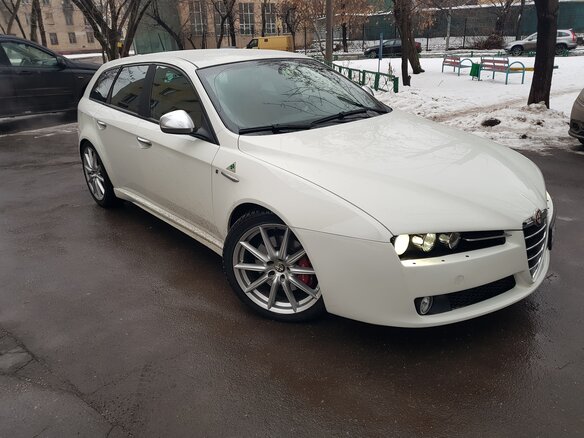 2008 Alfa Romeo 159, белый - вид 2