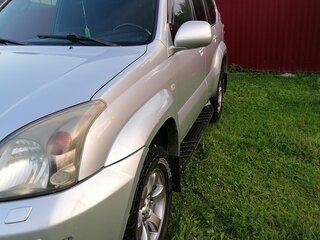 2007 Toyota Land Cruiser Prado 5-speed 120 Series Рестайлинг, серебристый, 2300000 рублей, вид 1