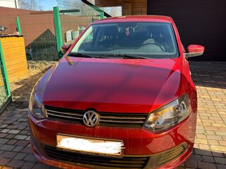 2013 Volkswagen Polo V, пурпурный, 1180000 рублей, вид 1