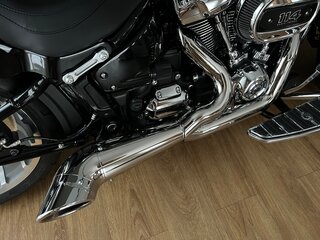 2020 Harley-Davidson Fat Boy, чёрный, 3000000 рублей, вид 2
