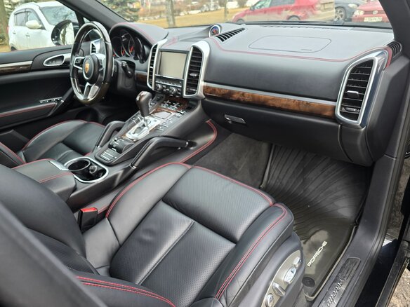 2016 Porsche Cayenne Diesel II Рестайлинг (958), чёрный, 3650000 рублей - вид 16