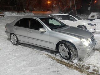 2003 Mercedes-Benz C-Класс 200 II (W203), серебристый, 400000 рублей, вид 2