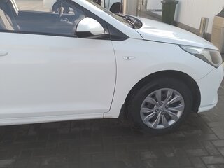 2017 Hyundai Solaris II, белый, 920000 рублей, вид 5