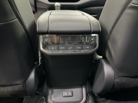 2025 Toyota Highlander IV (XU70), чёрный, 5350000 рублей - вид 24
