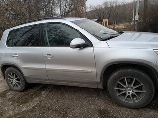 2010 Volkswagen Tiguan I, серебристый, 800000 рублей, вид 4