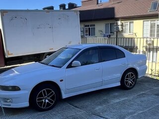 2001 Mitsubishi Galant VIII Рестайлинг, белый, 340000 рублей, вид 3