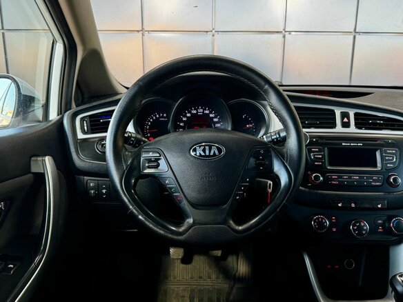 2014 Kia Ceed II, белый - вид 15