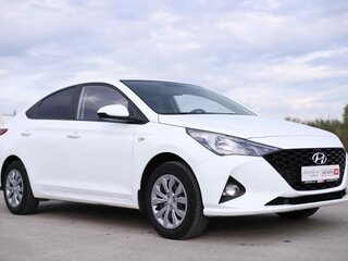 2021 Hyundai Solaris II Рестайлинг, белый, 1435200 рублей, вид 3