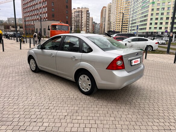 2010 Ford Focus II Рестайлинг, серебристый, 469000 рублей - вид 5