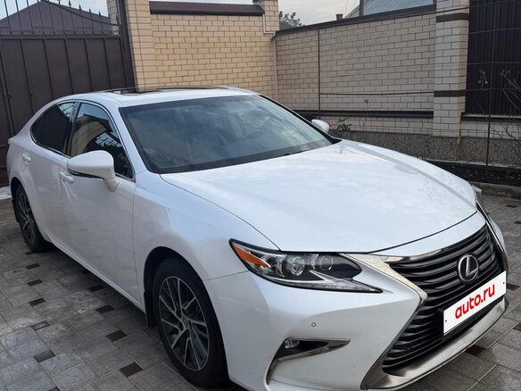 2015 Lexus ES 250 VI Рестайлинг, белый, 3000100 рублей