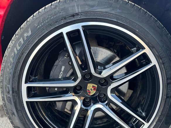 2020 Porsche Macan I Рестайлинг, красный, 5100000 рублей - вид 13