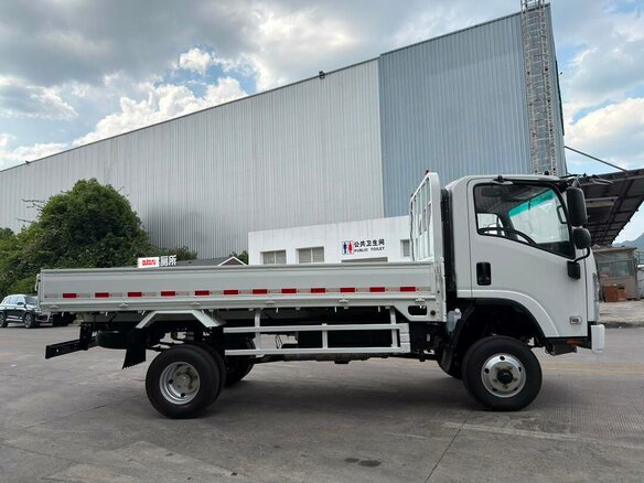 2026 Isuzu Elf (N-series), белый, 5190000 рублей - вид 5