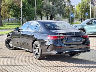2026 Mercedes-Benz E-Класс 300 VI (W214, S214), чёрный, 9550000 рублей, вид 4