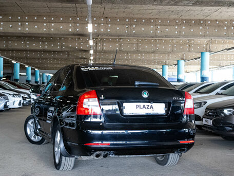 2011 Skoda Octavia II (A5) Рестайлинг, чёрный, 850000 рублей, вид 4
