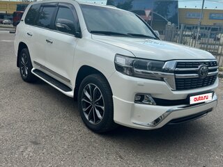 2017 Toyota Land Cruiser 200 Series Рестайлинг 2, белый, 5400000 рублей, вид 2