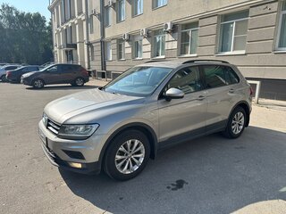 2019 Volkswagen Tiguan II, серебристый, 2220000 рублей, вид 1