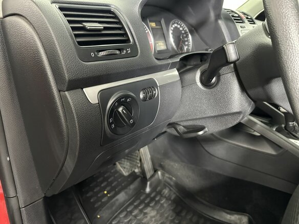2010 Volkswagen Jetta V, красный, 450000 рублей - вид 8