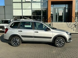 2026 Lada (ВАЗ) Granta Cross I Рестайлинг, серебристый, 1241000 рублей, вид 4