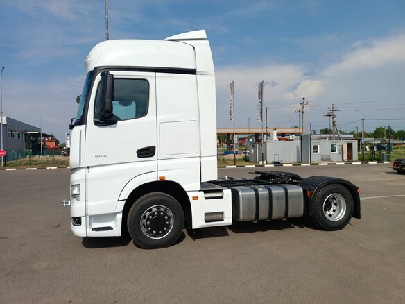 2026 КамАЗ 54901, белый - вид 2