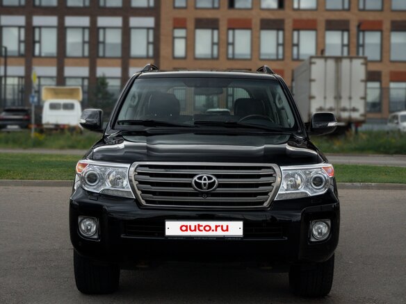 2014 Toyota Land Cruiser 200 Series Рестайлинг 1, чёрный, 4049999 рублей - вид 1
