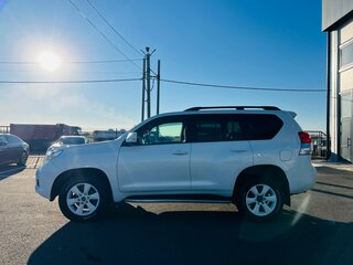 2013 Toyota Land Cruiser Prado 150 Series, белый, 2999000 рублей, вид 3