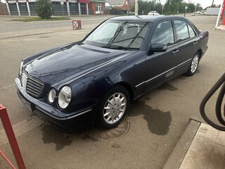 2000 Mercedes-Benz E-Класс 240 II (W210, S210) Рестайлинг, синий, 520000 рублей, вид 2