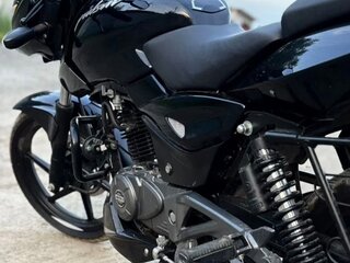 2021 Bajaj Pulsar 180, чёрный, 135000 рублей, вид 5
