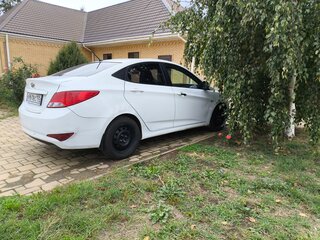 2016 Hyundai Solaris I Рестайлинг, белый, 575000 рублей, вид 4