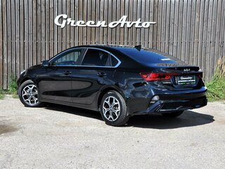 2021 Kia Cerato IV Рестайлинг, чёрный, 1960000 рублей, вид 3