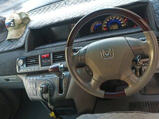 2004 Honda Elysion I, белый, 1200000 рублей, вид 4