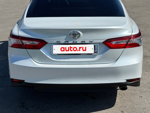 2020 Toyota Camry VIII (XV70), белый, 4050000 рублей - вид 5