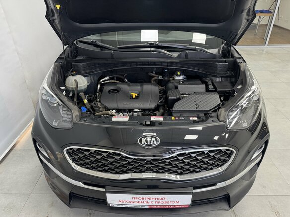 2020 Kia Sportage IV Рестайлинг, чёрный, 2390000 рублей - вид 6