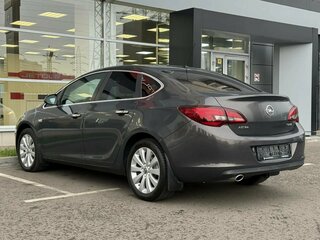 2013 Opel Astra J Рестайлинг, серый, 670000 рублей, вид 4