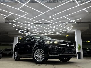 2025 Volkswagen Touareg III Рестайлинг, чёрный, 7900000 рублей, вид 1