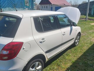 2011 Skoda Fabia II Рестайлинг, белый, 500000 рублей, вид 1