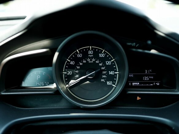 2016 Mazda 3 III (BM) Рестайлинг, белый - вид 14