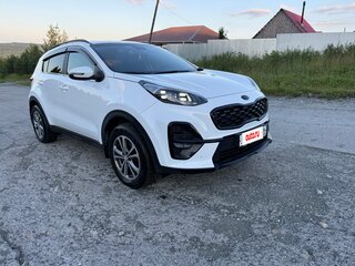 2021 Kia Sportage IV Рестайлинг, белый, 2990000 рублей, вид 1