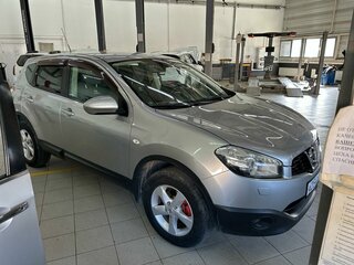 2010 Nissan Qashqai I Рестайлинг, серебристый, 830000 рублей, вид 1