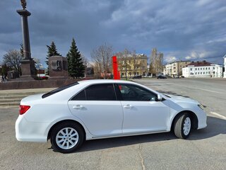 2013 Toyota Camry VII (XV50), белый, 1500000 рублей, вид 4