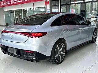 2022 Mercedes-Benz EQE 350, серебристый, 4962365 рублей, вид 2