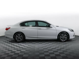 2013 Honda Accord IX, белый, 1697000 рублей, вид 4