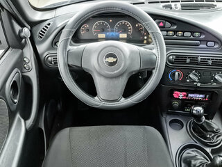 2011 Chevrolet Niva I Рестайлинг, серебристый, 348000 рублей, вид 5