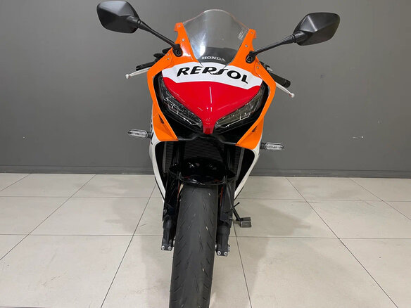 2022 Honda CBR 650R, оранжевый, 860000 рублей - вид 2