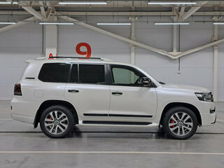 2016 Toyota Land Cruiser 200 Series Рестайлинг 2, белый, 5876000 рублей, вид 4