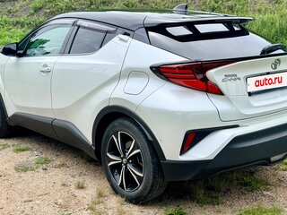 2021 Toyota C-HR I Рестайлинг, белый, 2600000 рублей, вид 4